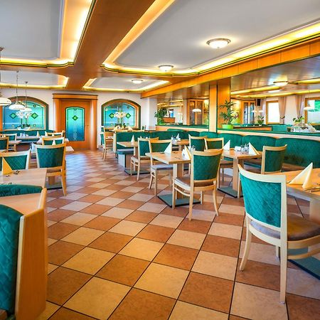 Ferienhotel Hofer Superior Штрас-им-Аттергау Экстерьер фото
