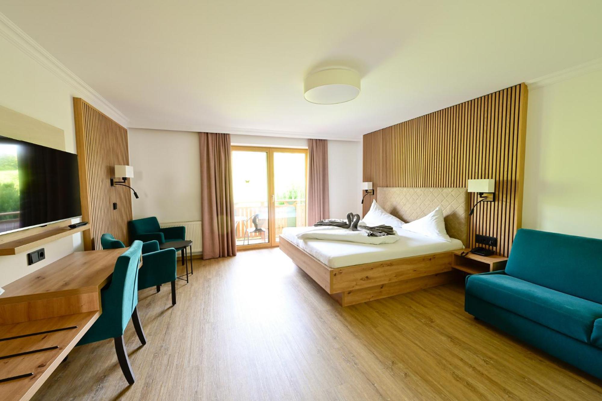 Ferienhotel Hofer Superior Штрас-им-Аттергау Экстерьер фото